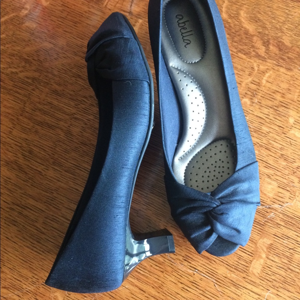 Abella Peep Toe Pump
